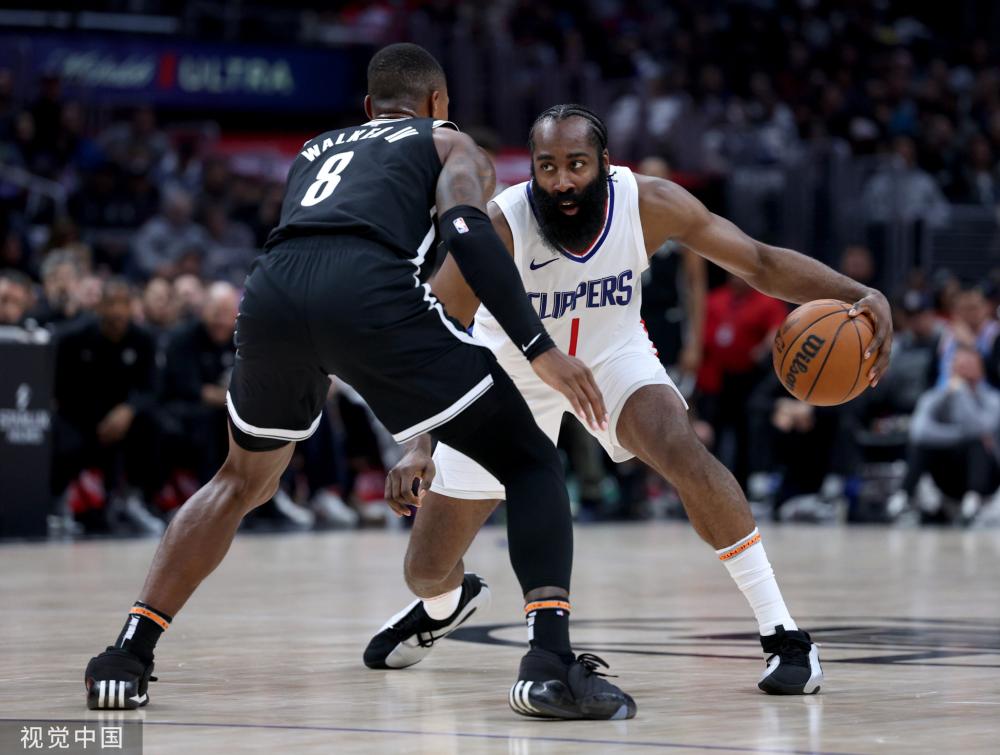 她采用了一 她采用了一